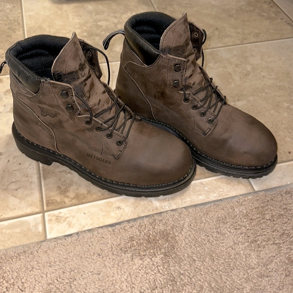 RED WING SUPERSOLE
MEN'S 6-INCH WATERPROOF SAFETY TOE METGUARD BOOT